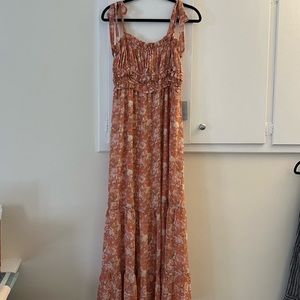 NWT FLORAL MAXI DRESS